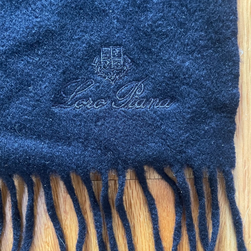 Loro Piana 100% Cashmere Scarf